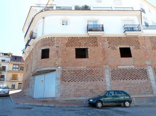 Lloguer Local Comercial  A-404. Local comercial en bruto, de aproximadamente 1.700 metros cuadra