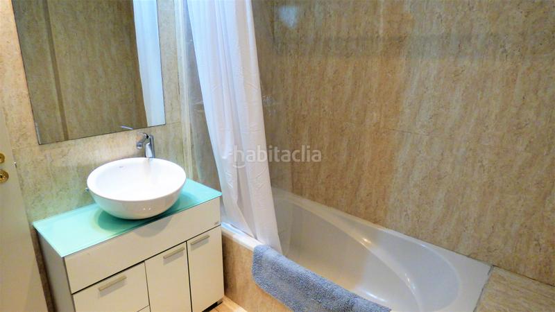 Foto fa8d98b0-4b27-47b1-b639-08f001a4b7e5. Pis a calle pacífico 3 a Paseo Marítimo Oeste - Pacífico Málaga