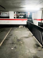 Parking coche en El Coll