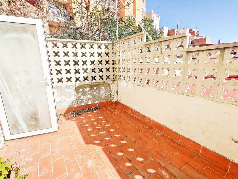 Foto bc4e06e2-54ec-41ca-866a-709a98c2b822. Piso en Carmel Barcelona
