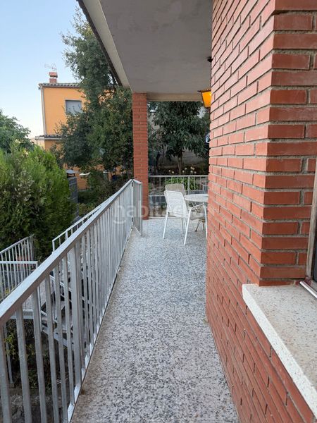 Foto cc509cd9-24ab-461d-bf5e-56c09a20d83c. Casa amb xemeneia aparcament a Vallirana