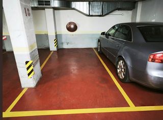 Parking coche en Carrer de Batet 5