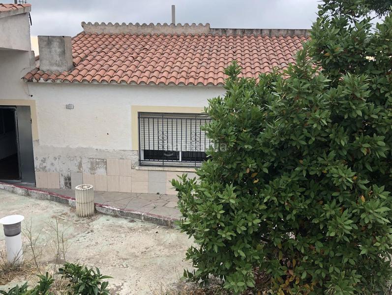 Foto d7e35831-8208-4b77-be39-216d08ce0972. Casa con piscina in Bisbal del Penedès (La)