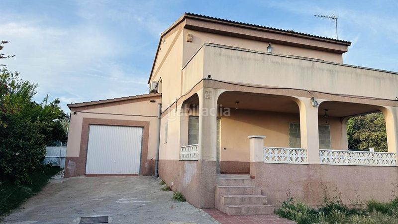 Foto 449c44cf-d2f5-493b-b3f3-b9870eec914e. Maison avec parking dans Catllar (El)