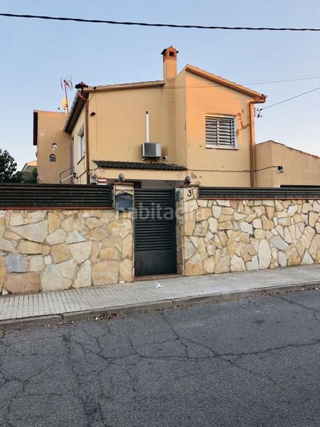 Foto 77d12b0b-1b50-4846-b2ed-bbc91971cb71. Casa con parcheggio in Santa Oliva