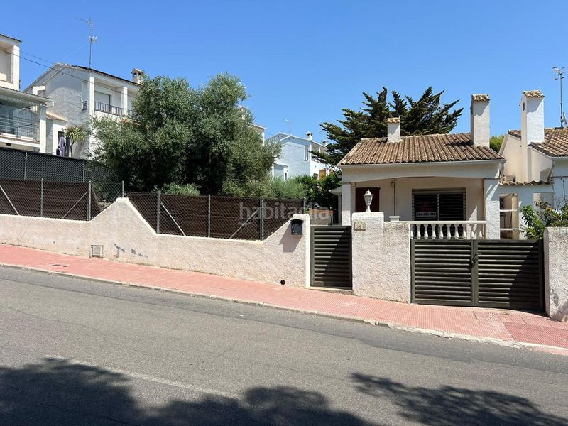 Foto 37a156ed-0610-4aa5-82c1-db4047b8e933. Casa con parcheggio in Cunit residencial Cunit