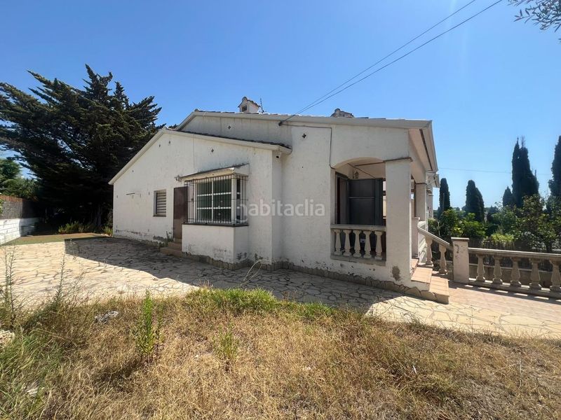 Foto a640d4e1-8416-42c1-b4d2-009ffb43d005. Casa con parcheggio in Cunit residencial Cunit