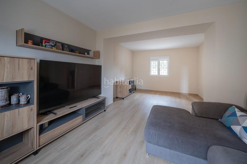 Foto 8b711c40-77f8-41f7-b340-6a02d481e2fc. Casa amb aparcament a Dílar