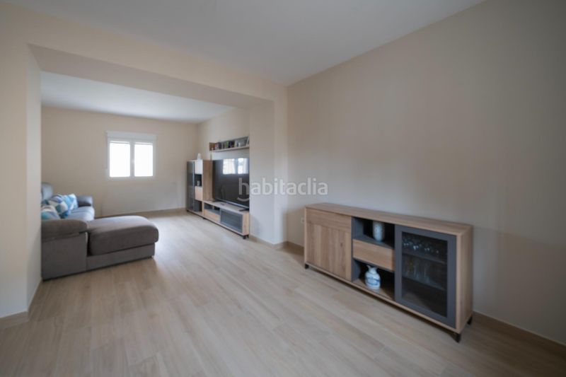 Foto 969b1579-c983-41ac-9d4d-822504bef194. Casa amb aparcament a Dílar