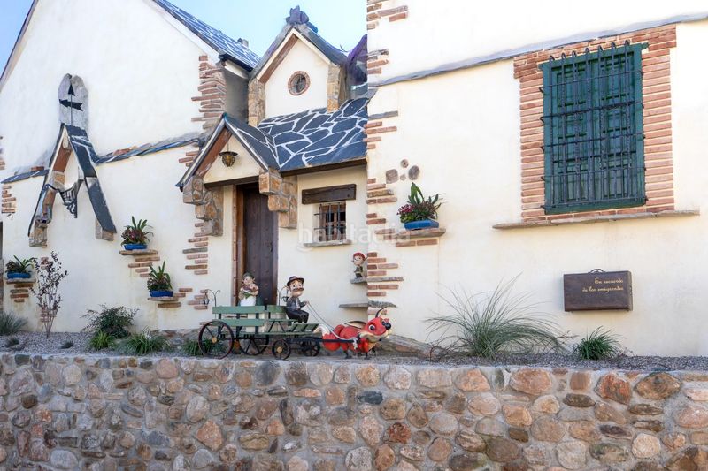 Foto be520d82-ebe7-4c80-8ee7-b7d700971b50. Casa amb aparcament a Dílar