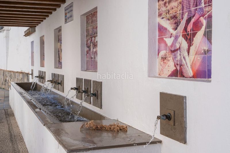 Foto f9da6357-3dfd-46ab-b158-2c0a56843466. Casa amb aparcament a Dílar