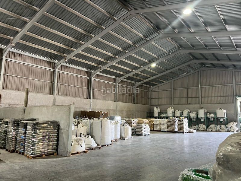 Foto 98e9a02b-c82f-46a1-9ade-d3a1540047f2. Nau industrial a Santa Fe