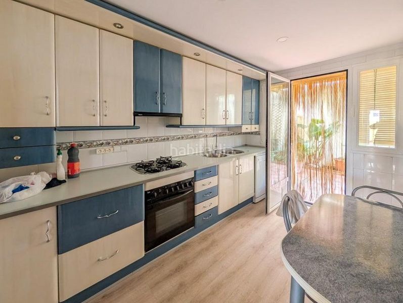 Foto f29e96aa-66d0-4e6c-a8d9-9ce13c9a14e6. Casa amb aparcament a Cájar