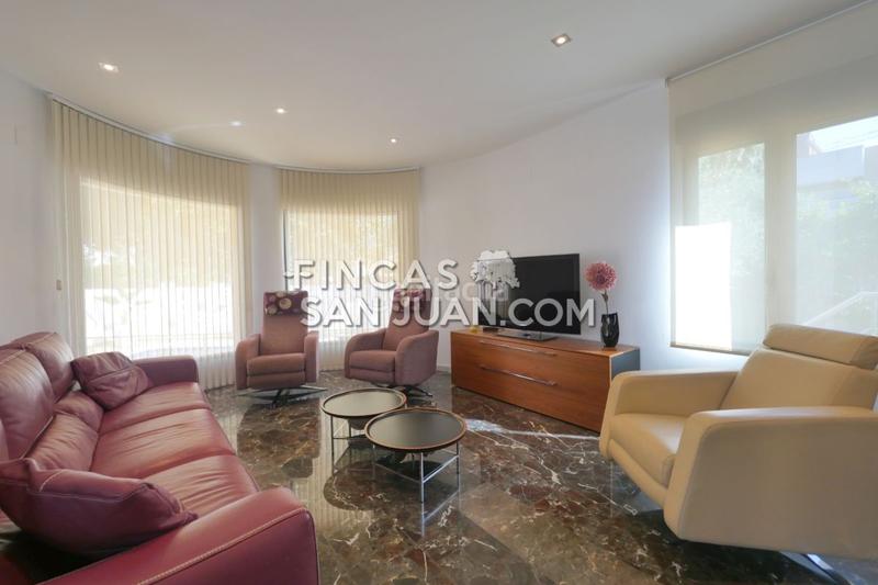 Foto 853c6369-c9e0-4891-b21b-e0216bc3bd57. Xalet amb calefacció aparcament piscina a Salafranca-Lloixa San Juan de Alicante