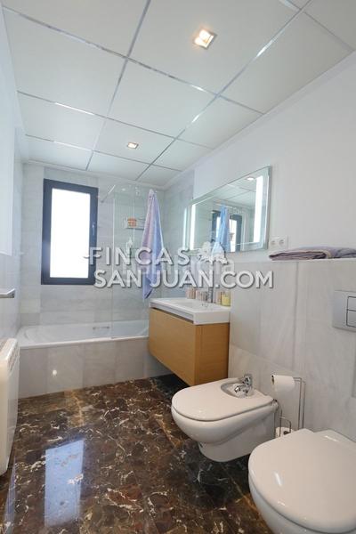 Foto b3d28a1b-8465-449e-912e-cc7eb3069f25. Xalet amb calefacció aparcament piscina a Salafranca-Lloixa San Juan de Alicante