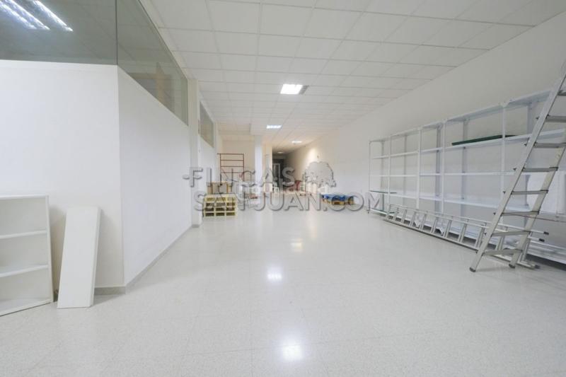 Foto 3bee01e4-d860-4028-804f-d278f45425cc. Local comercial a Centro Mutxamel
