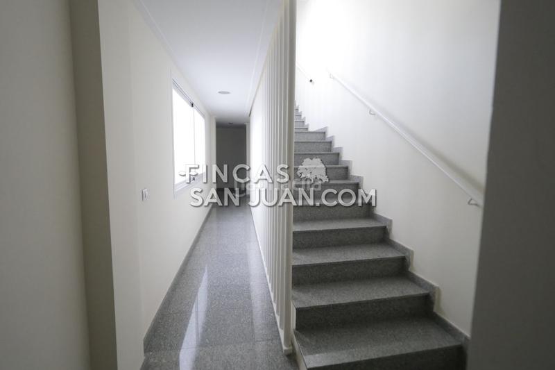 Foto d6833177-a089-4d8a-95c9-9df15db67959. Appartamento con riscaldamento parcheggio in Campello Playa Campello (el)