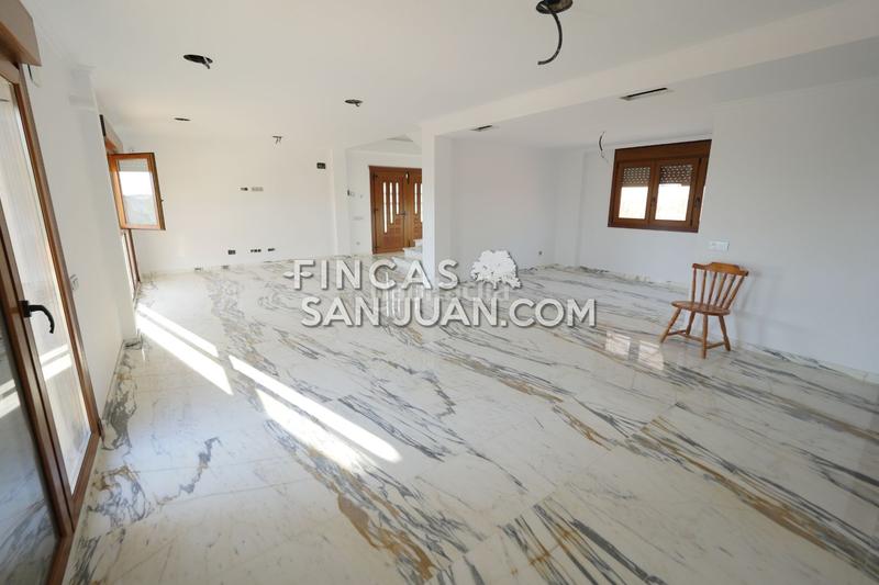 Foto 4296520c-b874-4e19-825b-407b5cfe0cc3. Xalet amb aparcament piscina a Pueblo Acantilado-Lanuza Campello (el)