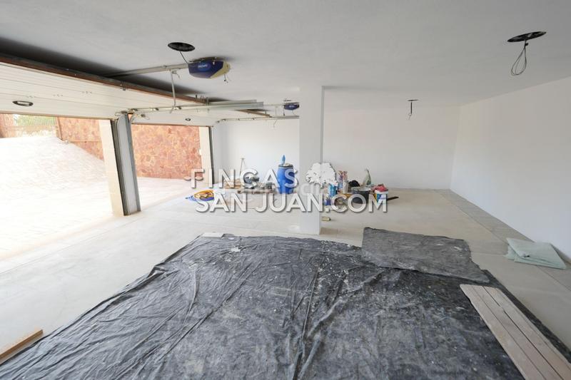 Foto 51ab141d-2dc0-4db8-ac7e-5605da5a9f3a. Xalet amb aparcament piscina a Pueblo Acantilado-Lanuza Campello (el)