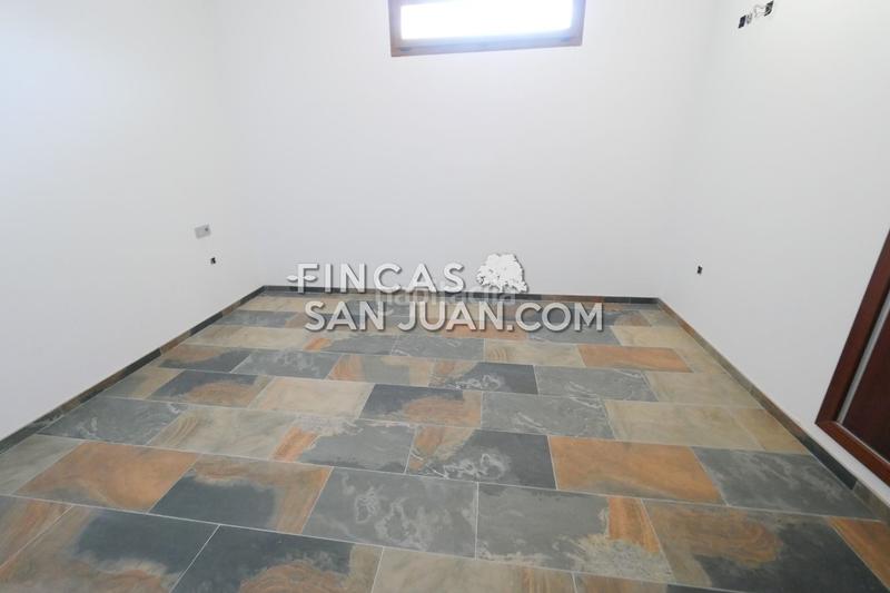 Foto 5dc0719e-d2c0-4fd5-900f-2eb296ff3887. Xalet amb aparcament piscina a Pueblo Acantilado-Lanuza Campello (el)