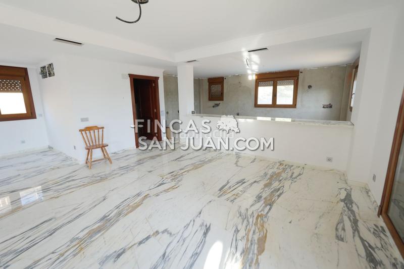 Foto 87214bec-ce9d-48b1-aa5d-2b36d86cdd5a. Xalet amb aparcament piscina a Pueblo Acantilado-Lanuza Campello (el)