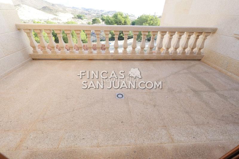 Foto 96c4abc1-7c5c-4025-aa42-e21992b3d964. Xalet amb aparcament piscina a Pueblo Acantilado-Lanuza Campello (el)