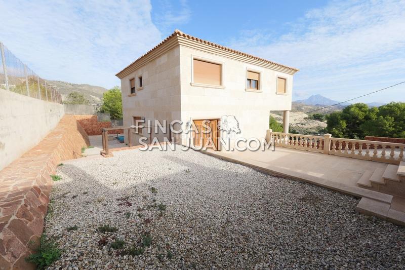 Foto abb18b8f-7d78-49ba-9afc-4fc01d7cc0c7. Xalet amb aparcament piscina a Pueblo Acantilado-Lanuza Campello (el)