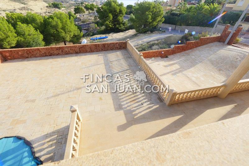 Foto ac2db8d9-46f6-42c9-be0b-c668154d3eb6. Xalet amb aparcament piscina a Pueblo Acantilado-Lanuza Campello (el)