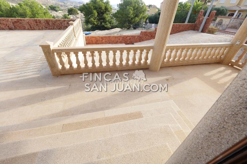 Foto ee98186c-8924-4376-b62e-bb3f19507128. Xalet amb aparcament piscina a Pueblo Acantilado-Lanuza Campello (el)