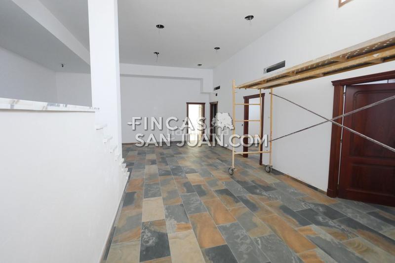 Foto f0cf40b0-a088-4484-9b17-5afa5a4e55f8. Xalet amb aparcament piscina a Pueblo Acantilado-Lanuza Campello (el)