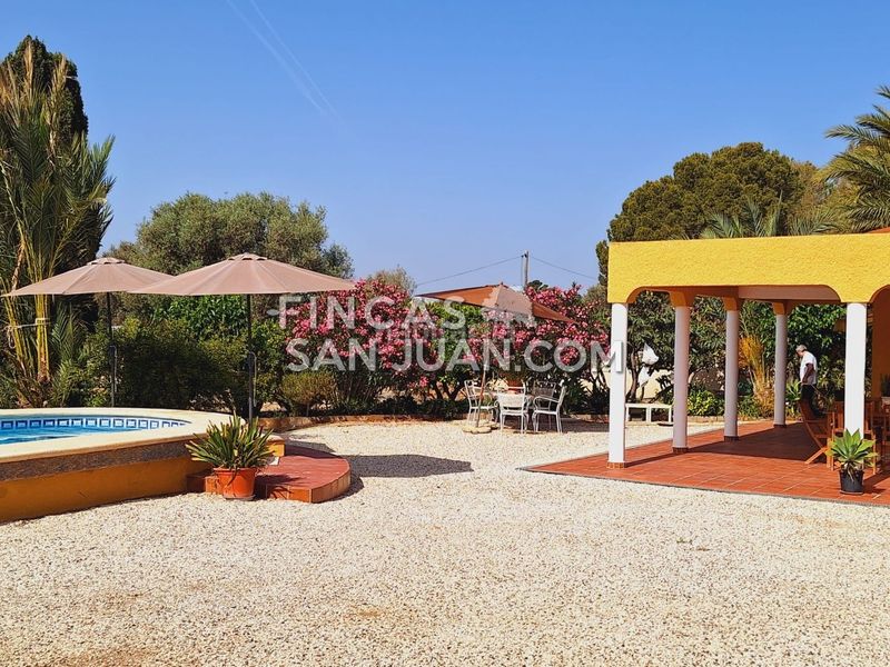 Foto 9bddd0ea-1ece-4130-ac6d-4ae6dd9b5066. Xalet amb aparcament piscina a Villafranqueza Alicante