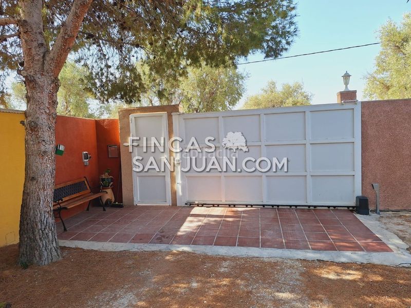 Foto a1b1ffd3-44f5-4685-825d-3538353c6bc6. Xalet amb aparcament piscina a Villafranqueza Alicante