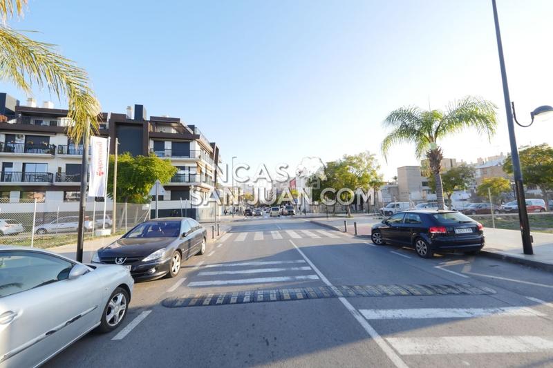 Foto 1ecc778f-f1f8-4710-8bde-c8272aa3b8b5. Terreny residencial a Centro San Juan de Alicante