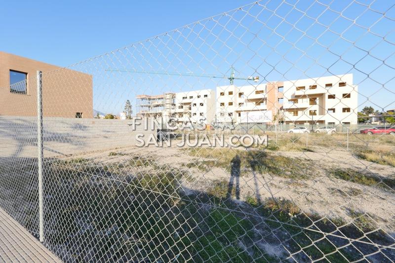 Foto 70033796-2715-420e-b0af-47731327d722. Terreny residencial a Centro San Juan de Alicante