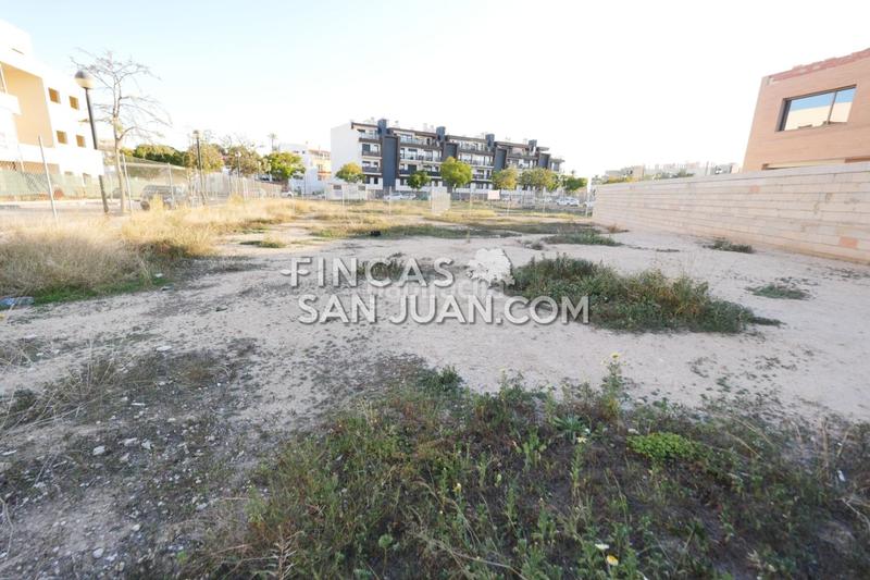 Foto 8bf40280-07ca-4ab0-a856-6266f7994cb0. Terreny residencial a Centro San Juan de Alicante