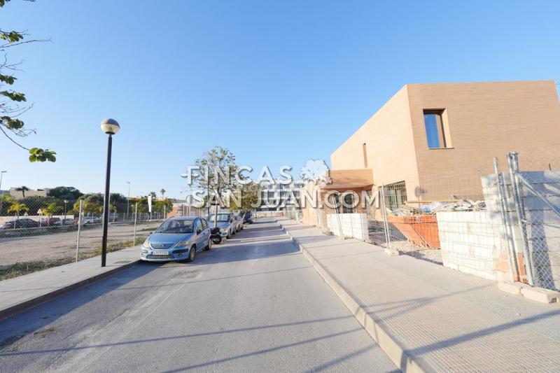 Foto 8e81281e-ff4b-4804-baf5-4d58fe10e265. Terreny residencial a Centro San Juan de Alicante
