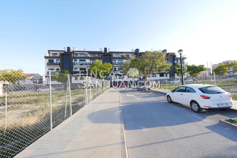 Foto b084280c-95d3-4e8f-8b8d-56abd05cdcb0. Terreny residencial a Centro San Juan de Alicante