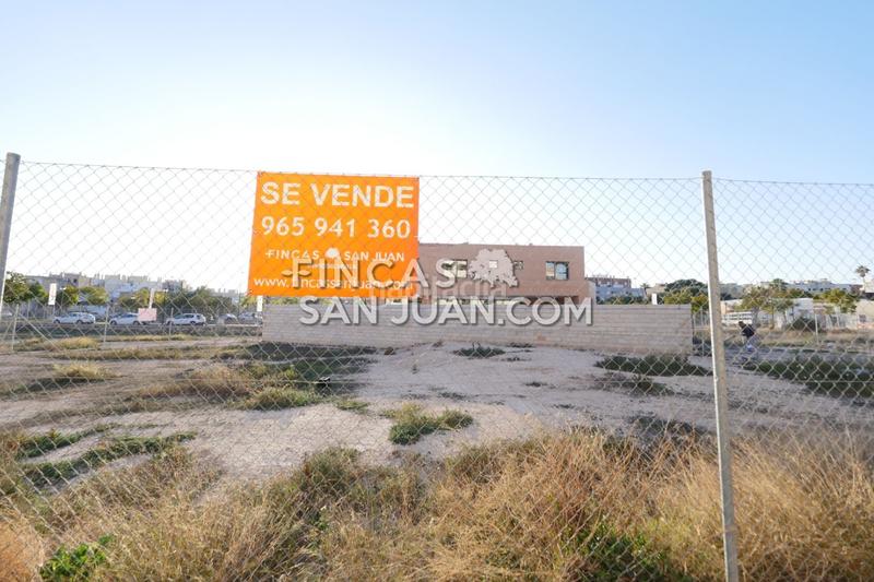 Foto f110a779-1931-4483-9f24-7eca57bc7d41. Terreny residencial a Centro San Juan de Alicante