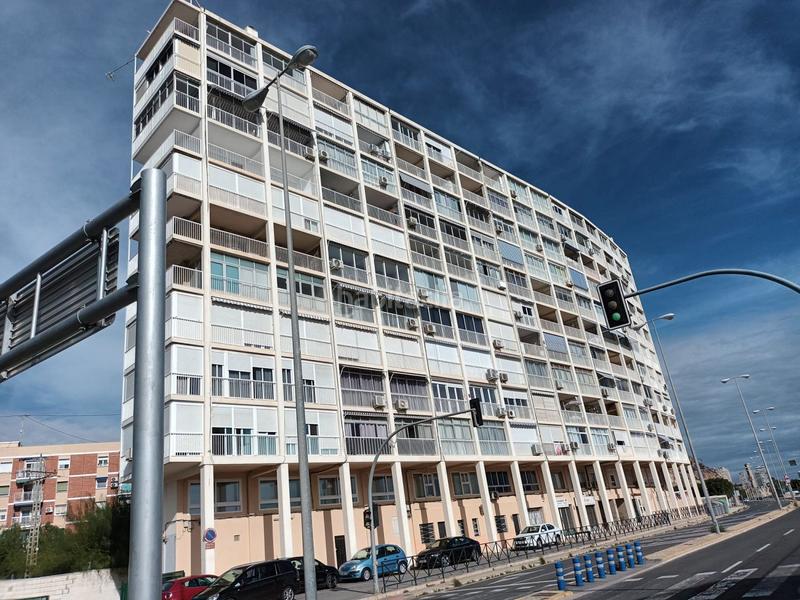 Foto ded1a991-97c9-4ceb-a6dc-d53b4cac23bc. Pis amb aparcament a Goteta Alicante