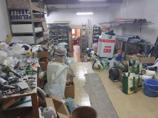 Geschäftsraum in Carolinas Bajas. Local comercial a la calle en venta en carolinas, 3 despachos.