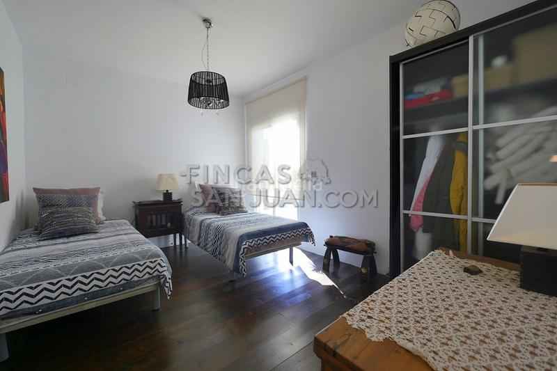 Foto 3e686b0e-ad2c-45d4-a69c-833ad7c130da. Chalet  en venta en el amerador, 3 dormitorios. en Campello (el)