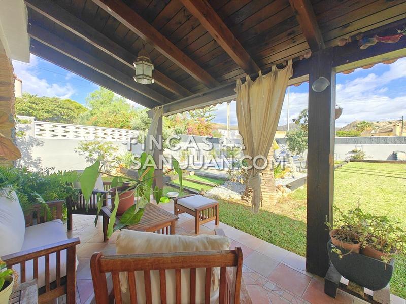 Foto 439104f3-53f4-40ac-9d7b-dbed73cd2b40. Chalet  en venta en el amerador, 3 dormitorios. en Campello (el)