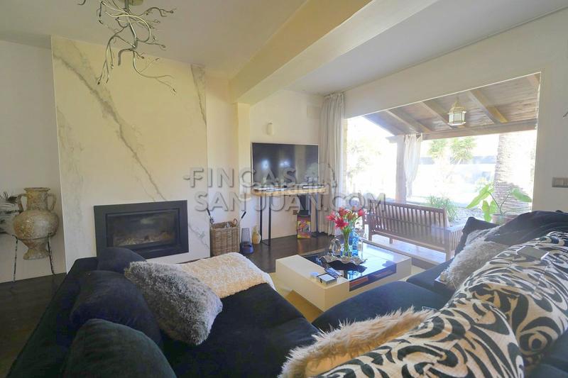 Foto 4e611c3d-caf5-4d1d-a7d8-1ad633ee19a6. Chalet  en venta en el amerador, 3 dormitorios. en Campello (el)