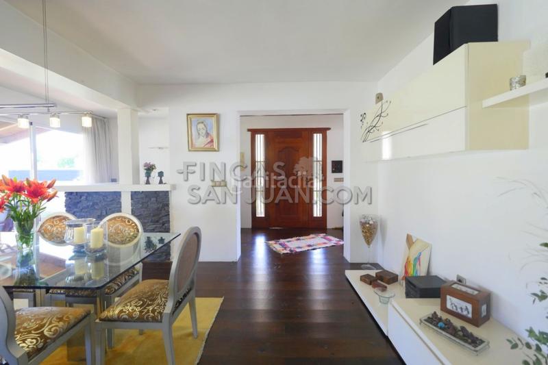 Foto 69614275-7475-472a-8f29-252ec172f9aa. Chalet  en venta en el amerador, 3 dormitorios. en Campello (el)