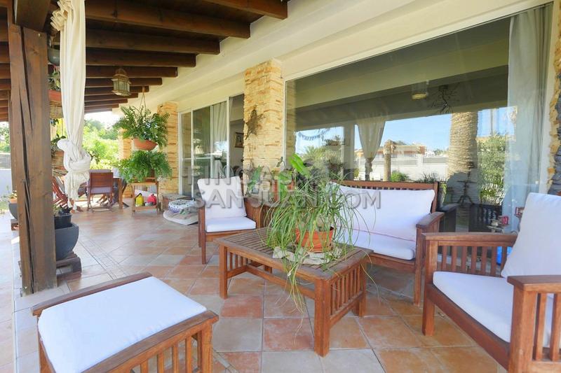 Foto 92644534-bc91-4ad4-b131-3d68e1fa32f0. Chalet  en venta en el amerador, 3 dormitorios. en Campello (el)