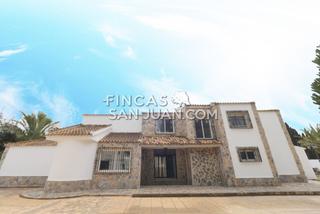Chalet à Alicante Golf. Chalet en venta en golf, 6 dormitorios.