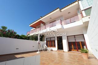 Maison jumelée à Centro. Adosado en venta en el salt, 3 dormitorios.