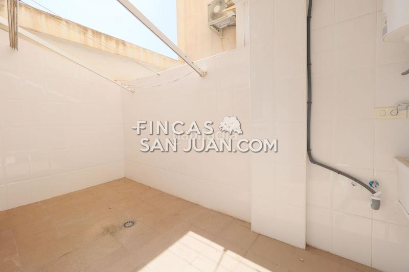 Foto 011fd007-f07d-4a78-83cb-1f7c00f8fd93. Casa adosada adosado en venta en Centro ayuntamiento, 3 dormitorios. en Sant Vicent del Raspeig
