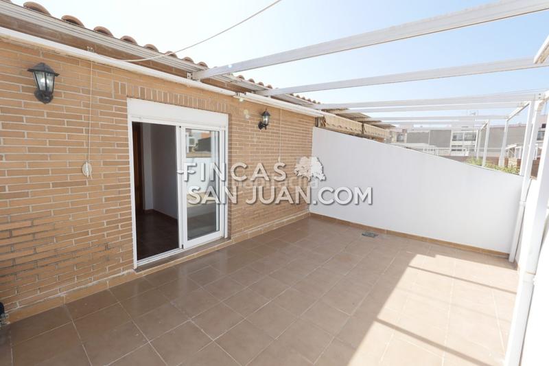 Foto 3b2bee4b-abc6-436a-a101-53adca1dede3. Casa adosada adosado en venta en Centro ayuntamiento, 3 dormitorios. en Sant Vicent del Raspeig