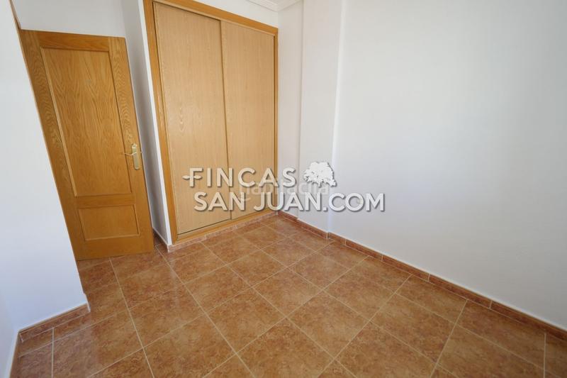 Foto c44f45e9-30e6-4ebd-8061-6d085ea8dc69. Casa adosada adosado en venta en Centro ayuntamiento, 3 dormitorios. en Sant Vicent del Raspeig